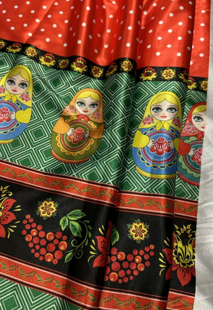 ткань с матрешками